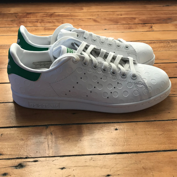 adidas trainers with 3 dots